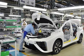 Bộ Tài chính bác đề xuất giảm 50% lệ phí trước bạ với ô tô đăng ký mới