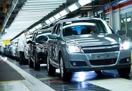 Ô tô nhập khẩu tăng mạnh trở lại trong tháng 8