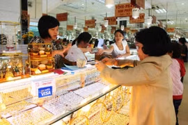 Giá vàng phục hồi sau đợt giảm mạnh