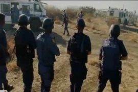 Nam Phi: Lại 1 vụ đụng độ giữa cảnh sát và thợ mỏ