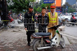 Phát hiện ma túy "găm" chặt bên trong "bụng" xe máy