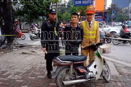 Phát hiện ma túy "găm" chặt bên trong "bụng" xe máy