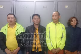 Tóm gọn ổ nhóm cờ bạc trên sông Hồng