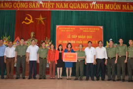 Chuyến đi nghĩa tình của cán bộ chiến sỹ phòng Bảo vệ chính trị V