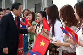 Vun đắp tình đoàn kết đặc biệt Việt Nam - Lào