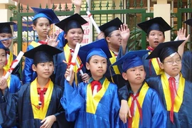 Nhân tài vẫn như lá mùa thu