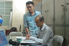 Thạc sỹ đi rao bán phim “đen”