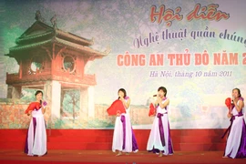 Ngỡ ngàng phẩm chất nghệ sĩ trong người chiến sĩ