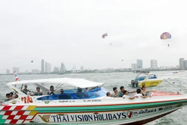 Kỳ 2: Đất nước của du lịch và bóng đá