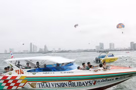 Kỳ 2: Đất nước của du lịch và bóng đá