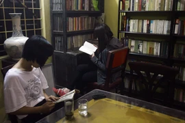 Ông chủ quán với “tình yêu xa xỉ”