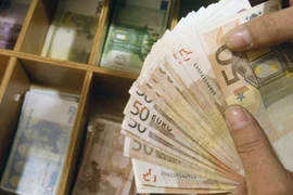 IMF chi 2,2 tỷ euro cứu Hy Lạp