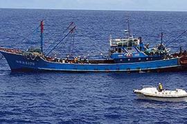Nhật bắt thủy thủ đoàn 2 tàu cá Trung Quốc