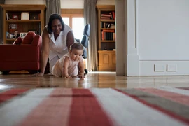 Đổi đời từ nghề trông trẻ 