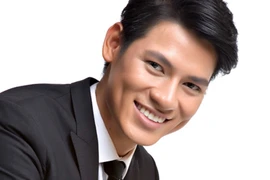 Khôi Nguyên tranh tài “Quý ông quốc tế”