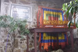 Đi bộ 12km lên đền Thượng 