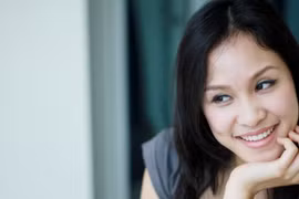 Hễ buồn là... động tay chân