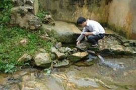 Bệnh ma làm và lời nguyền mó nước