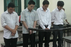 Nhóm “đại gia đi xe taxi” hầu tòa