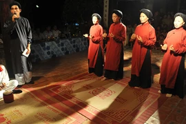 Mừng vinh danh, lo bảo tồn