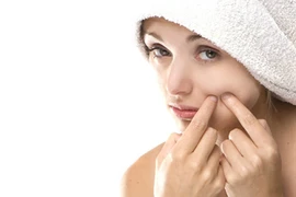 “Thủ phạm” của dấu hiệu lạ trên da mặt 