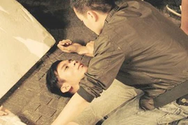 Không ngại khóc, chỉ ngại… hôn