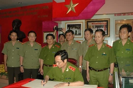 Ghi đậm những dấu son