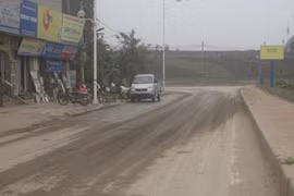  “Bão bụi” gầm cầu Vĩnh Tuy