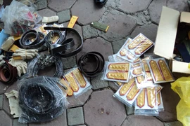 11 cửa hàng kinh doanh trái phép quân trang quân đội, công an