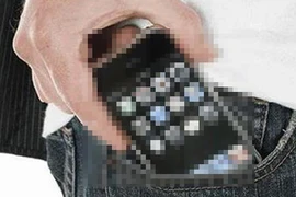 Gia tăng chấn thương vì “nghiện” điện thoại thông minh