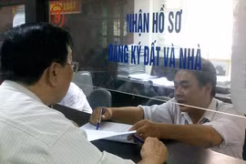 Không ùn tắc “sổ đỏ” vì lệ phí trước bạ