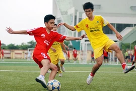 Kẻ tám lạng, người nửa cân