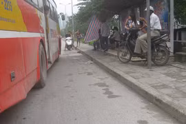 Chiếm dụng nhà chờ xe buýt