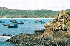 Ngẩn ngơ gành Đá Đĩa 