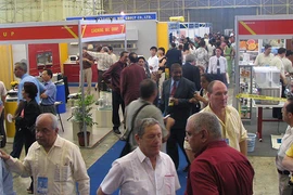 Làn gió mới trên “hòn đảo tự do”