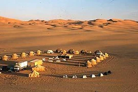 Chôn cất bí mật ông Gaddafi trên sa mạc