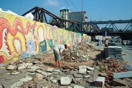 Lát lại hè “Con đường gốm sứ”: Làm sao để không “vênh”?