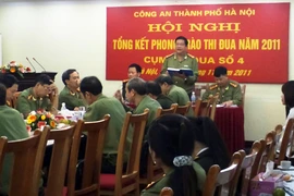 Đoàn kết, đồng bộ, thi đua tốt