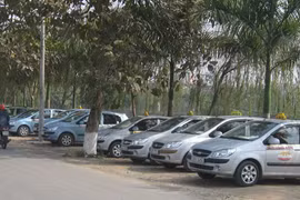 Bến taxi nào đây?