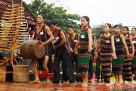 Tiếp nhận đá Trường Sa 