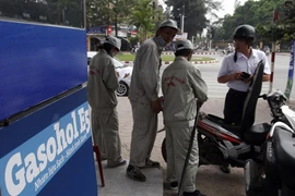 Đẩy mạnh sử dụng xăng sinh học 