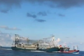 Tàu Trung Quốc quyết đâm chìm tàu cá Việt Nam - hành vi vô nhân đạo!