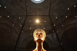 Sóng gió quanh “nàng Nefertiti”