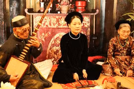 Biểu diễn ca trù ở nhà cổ 87 Mã Mây