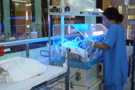 Áp lực từ sự hiếm muộn