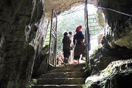 Cùng say với trời đất Tả Phìn