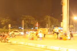 Nguy cơ từ hàng quán bán khuya 