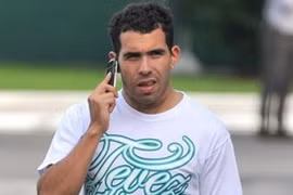 AC Milan giải cứu Tevez