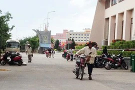 Vượt biên giới chuộc con (2): Hiểm nguy tìm con nơi đất khách