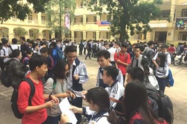 Sai sót trong đề khảo sát thi THPT quốc gia của Hà Nội: 4 phương án đều không đúng!